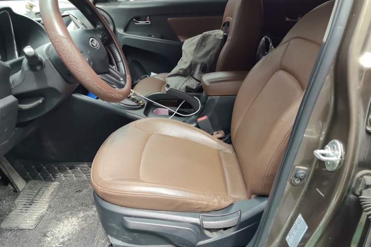 Used Kia Sportage R 2014 2.0L Automatic Two-Wheel Drive GLS Trim Left Front Seat