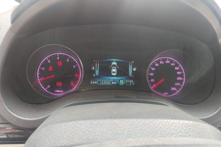 Used BYD Surui 2012 1.5TID Automatic Luxury Version
