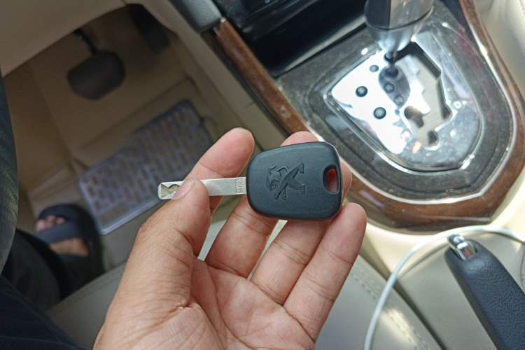 Used Peugeot 408 2013 2.0L Automatic Comfort Edition
