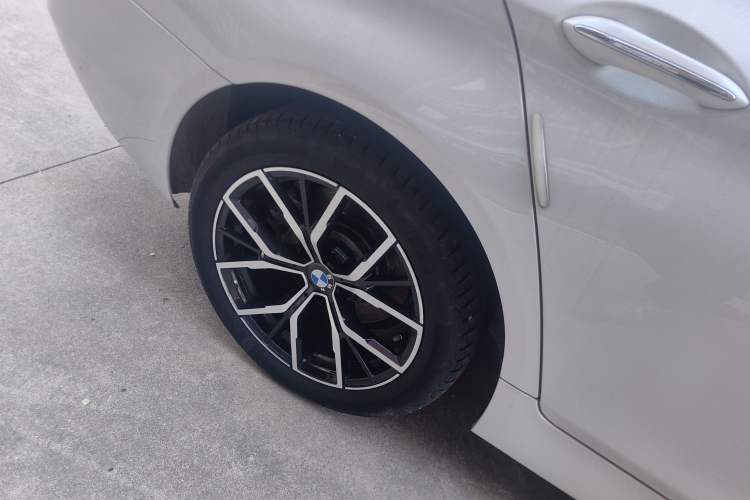 Used BMW 5 Series 2014 525Li Luxury Design Package Right Rear Wheel Hub