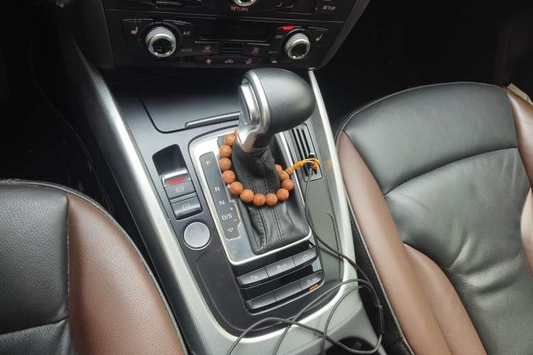 Used Audi Q5 2018 Collector's Edition 40 TFSI Technology Model
