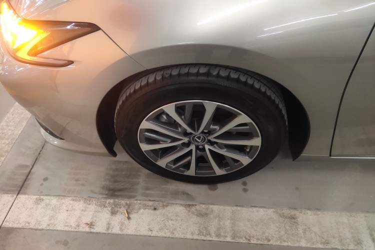 Used Lexus ES 2025 200 Premium Edition