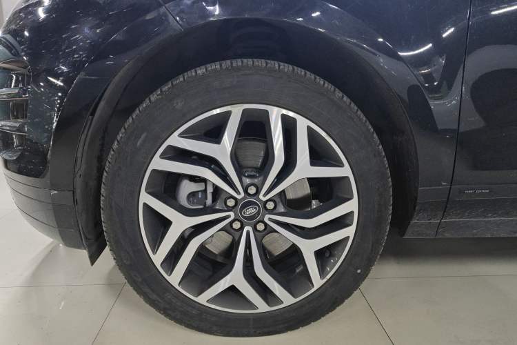 Used Land Rover Range Evoque 2021 Range Rover Velar L 249PS R-Dynamic First Edition Exterior 4