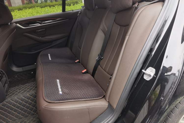 Used BMW 5 Series 2020 525Li M Sport Package Left Rear Seat
