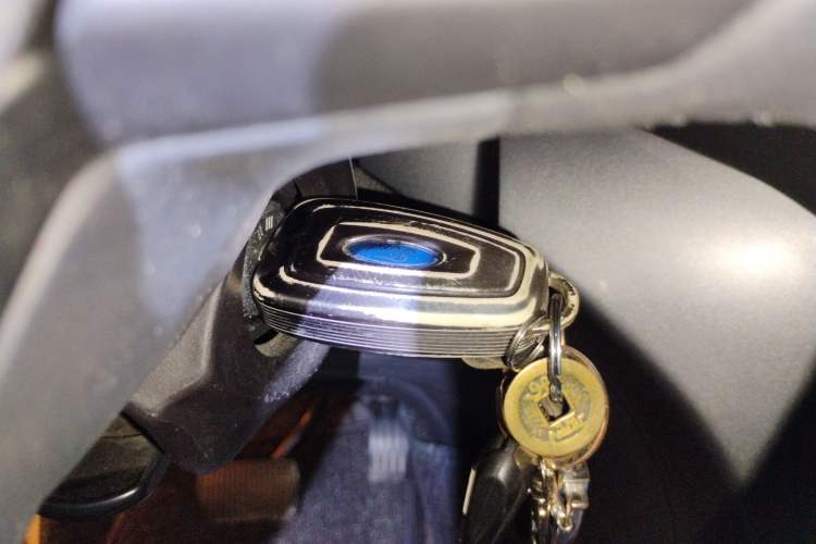 Used Ford Kuga 2017 EcoBoost 180 Two-Wheel-Drive Tiger Leap Model Vehicle Key