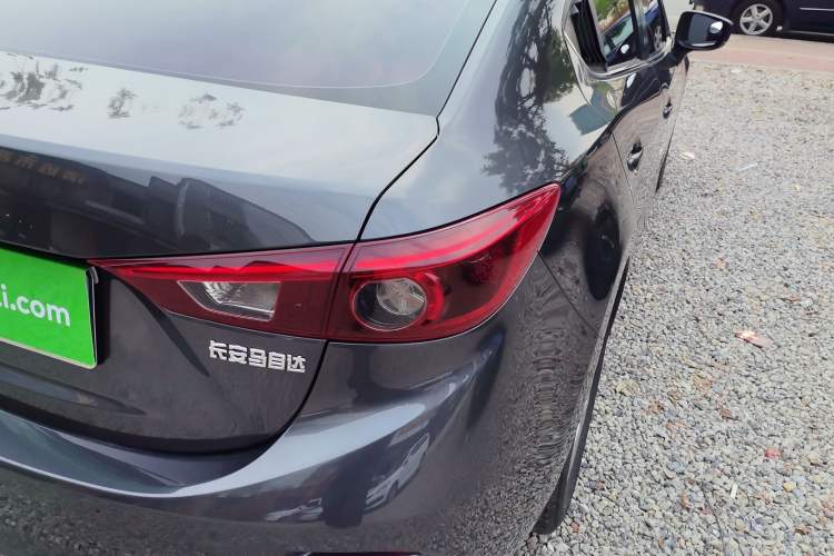 Used Mazda 3 Axela 2017 Sedan 1.5L Automatic Luxury Model China VI Standard