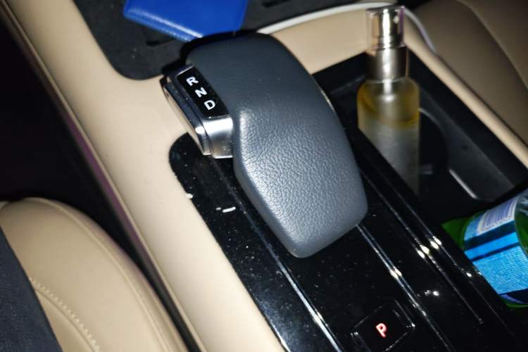 Used Hima AITO M7 2022 1.5T Rear-Drive Comfort Edition Gear Lever