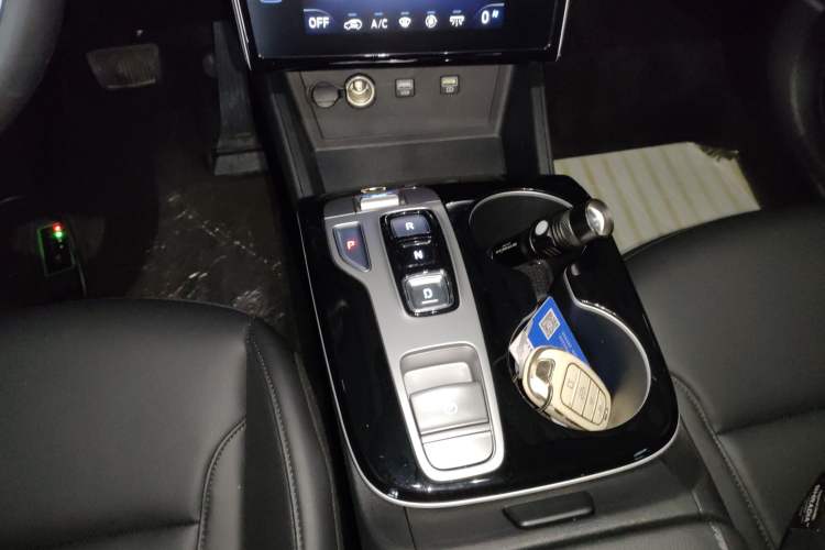 Used Hyundai Tucson 2023 Tucson L 1.5T Automatic Two-Wheel Drive DLX Luxury Edition Gear Lever