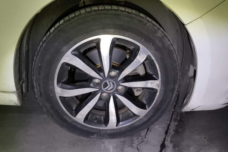 Used Citroen C4 Sega 2016 1.6L Manual Luxury Model
