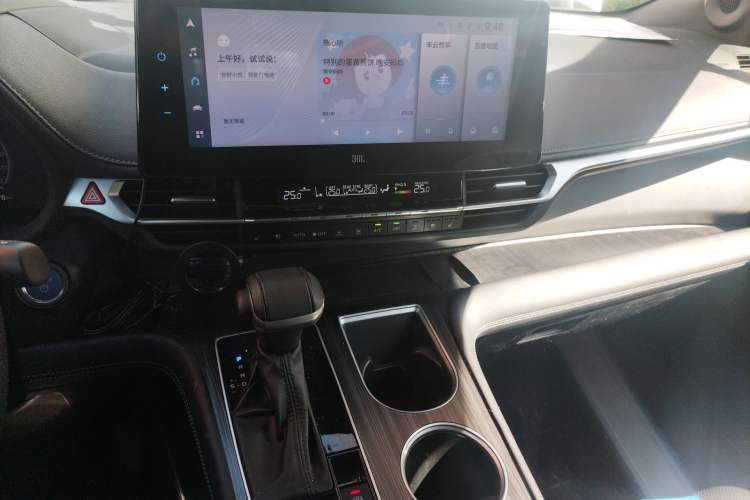 Used Toyota SIENNA 2021 2.5L Hybrid Platinum Edition Audio And AC Panel