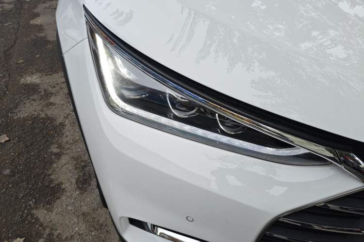 Used BYD Tang 2018 2.0T Automatic Smart Connect Prestige 7-Seater China V Standard Right Front Headlight