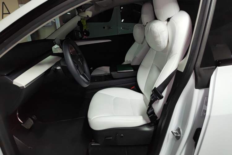 Used Tesla Model Y 2022 Rear-Wheel-Drive Version
