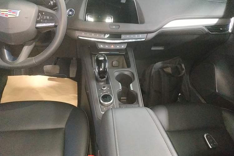 Used Cadillac XT4 2023 28T Two-Wheel-Drive Luxury Version