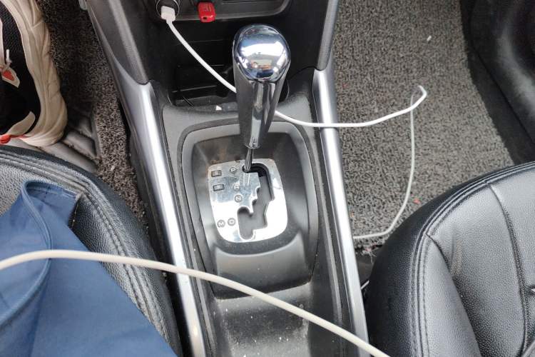 Used Peugeot 2008 2014 1.6L Automatic Fashion Edition Gear Lever