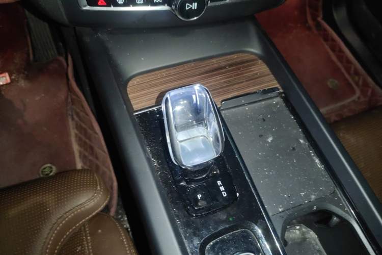 Used Volvo XC60 New Energy 2023 T8 Plug-in Hybrid Long-Range All-Wheel Drive Intelligent Luxury and Enjoyment Edition
