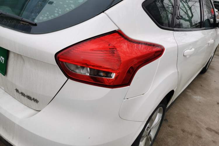 Used Ford Focus 2017 Hatchback 1.6L Manual Comfort Plus SmartDrive Edition
