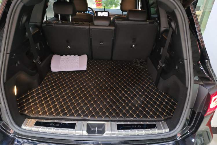 Used Mercedes-Benz GLB 2020 Facelift GLB 200 Fashion Edition Trunk