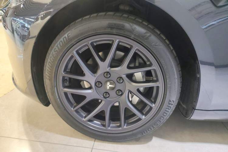 Used Tesla Model 3 2023 Long-Range All-Wheel-Drive Version
