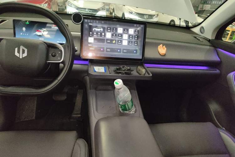 Used Leapmotor C16 2024 Pure Electric 520 Deluxe Edition Audio And AC Panel