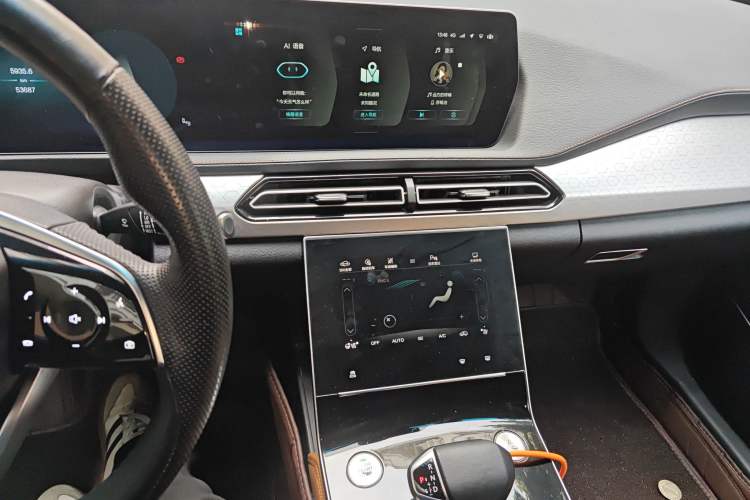 Used BAIC Beijing X7 2020 1.5TD DCT Leading Edition Audio And AC Panel