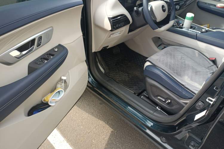 Used Dongfeng Aeolus Huge 2022 Mach Dual-Motor 1.5T MHD Dare-to-Dream Edition