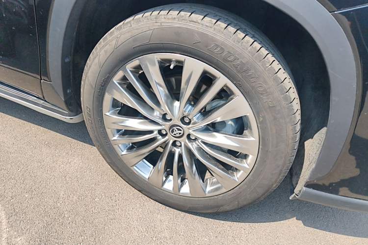 Used Toyota Highlander 2022 380T Four-Wheel Drive Prestige Edition 7-Seater Right Front Wheel Hub