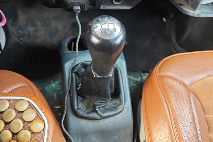 Used Jinbei Hiace X30 2021 1.5L Comfort Plus Central Air-Conditioned Van China VI Standard SWC15M
