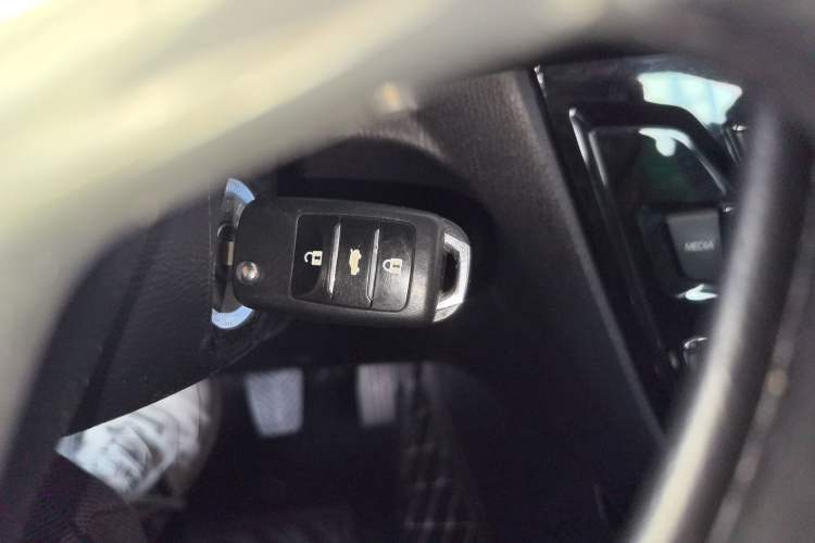 Used Changan Alsvin V7 2016 1.6L Manual LeShang Model China V Standard