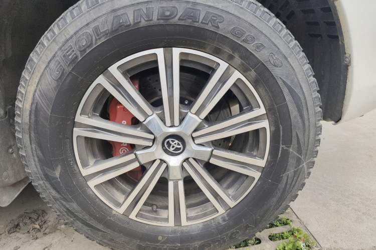 Used Toyota Land Cruiser 2012 4.6L Automatic VX-R