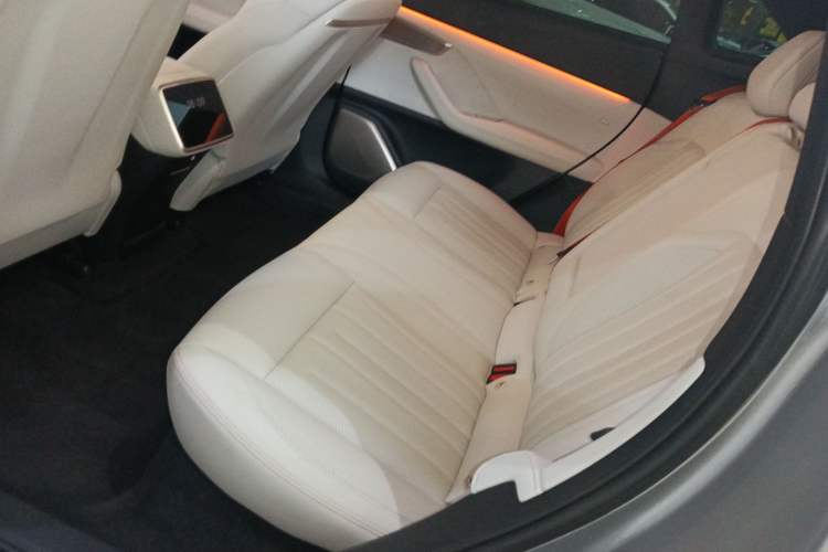 Used ONVO L60 2024 60 kWh Rear-Drive Version Left Rear Seat