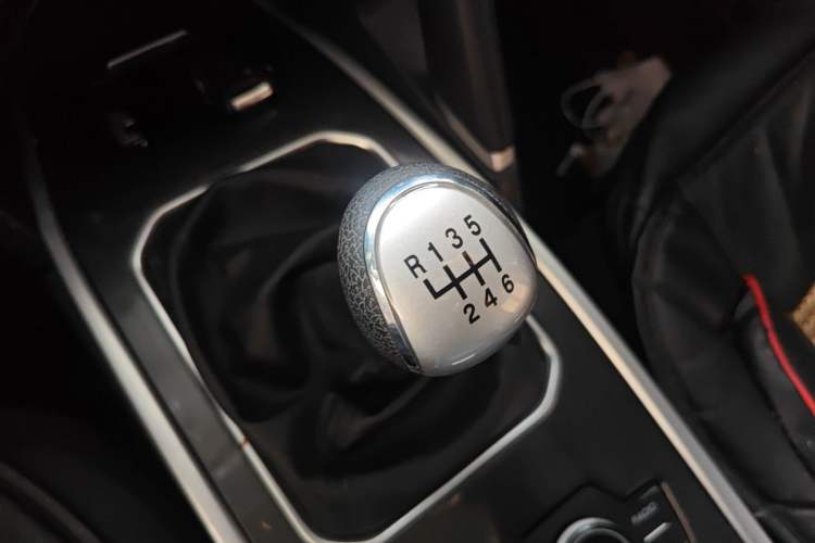 Used Haval H6 2019 Sport Edition 1.5T Manual Two-Wheel Drive Elite Model China VI Standard Gear Lever