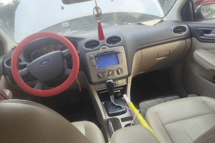 Used Ford Focus 2011 Hatchback 1.8L Automatic Fashion Edition
