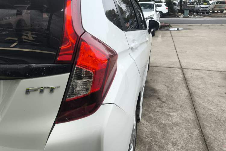 Used Honda Fit 2016 1.5L SES CVT Fashion Sunroof Edition