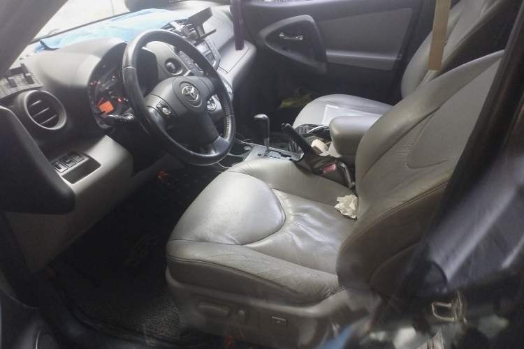 Used Toyota RAV4 2009 2.4L Automatic Luxury Edition Left Front Seat