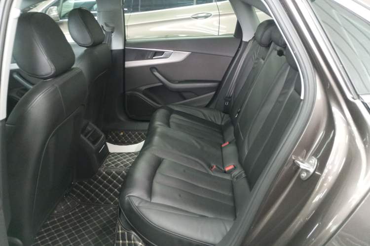 Used Audi A4L 2019 40 TFSI Ambition China VI