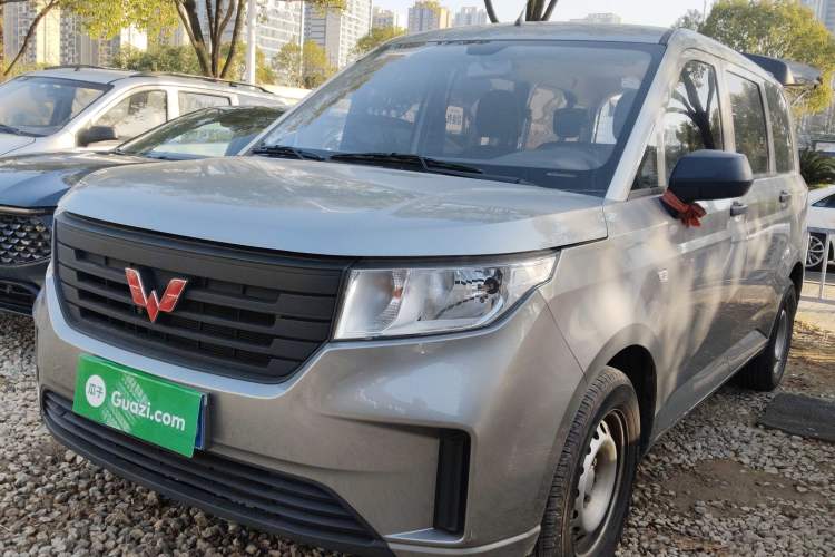 Used Wuling Hongguang PLUS 2020 1.5L Manual Standard Edition 5 Seats