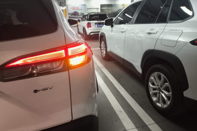 Used Toyota FRONTLANDER 2024 2.0L Smart Electric Hybrid Dual-Engine Luxury Edition Right Rear Taillight