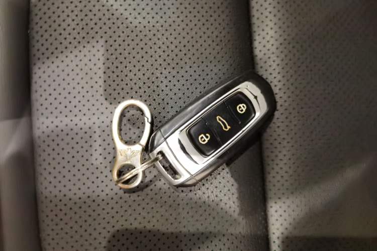 Used Geely Auto Vision S1 2019 Upgraded Model 1.5L Manual Elite Version
