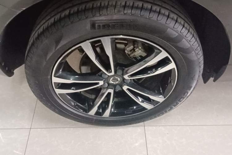 Used Volvo XC60 2019 T5 4x4 Smart Edition China V Standard Right Rear Wheel Hub