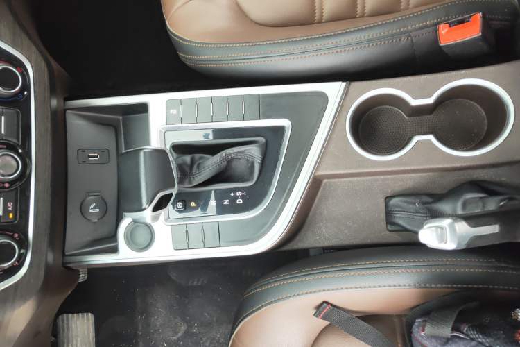 Used FORTHING Joyear X6 2017 Enjoy Series 1.5T CVT Luxury Model
