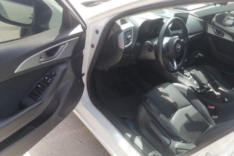 Used Mazda 3 Axela 2017 Sedan 1.5L Automatic Comfort Model Emission Standard China V Driver Seat