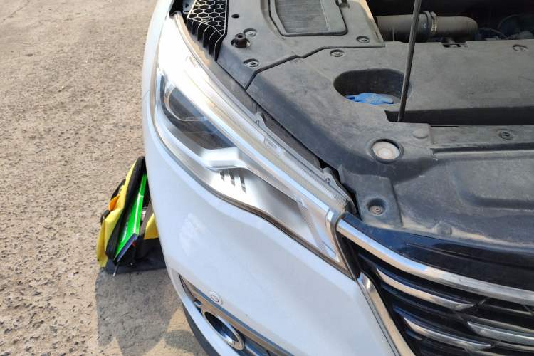 Used FAW Senya R9 2018 1.2T Manual Luxury Smart Edition
