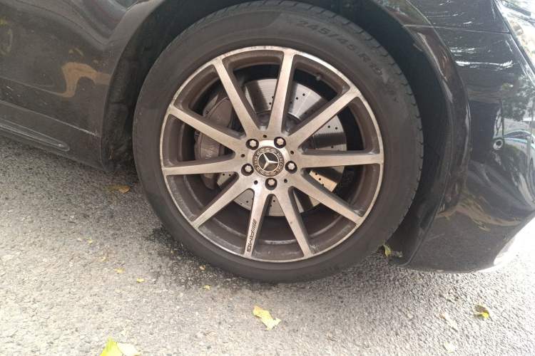 Used Mercedes-Benz S-Class 2019 S 450 L 4MATIC Right Front Wheel Hub