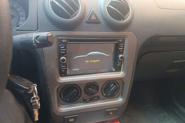 Used Geely Auto Liberty Ship 2012 1.3L Manual Fashion II Audio And AC Panel