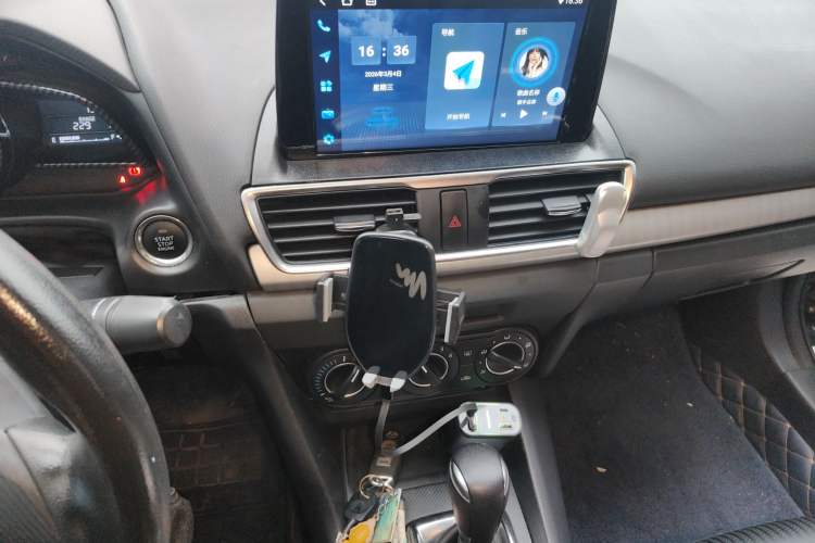 Used Mazda 3 Axela 2016 Sedan 1.5L Automatic Comfort Model