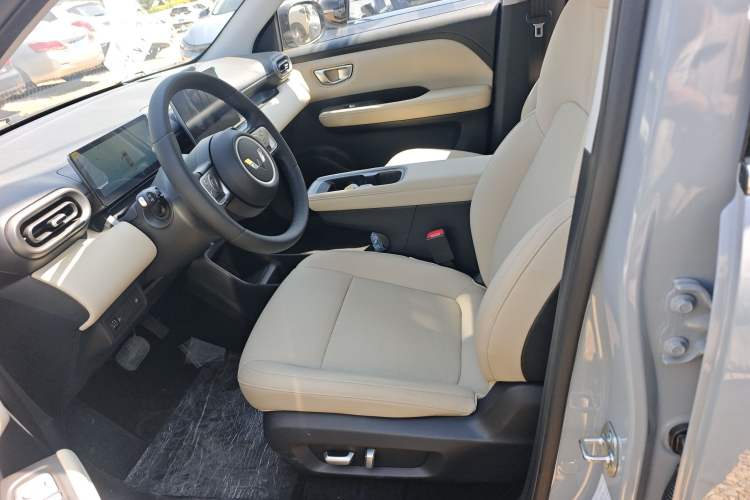 Used Wuling Bingo PLUS 2024 510 km Range 5-Seater Version Left Front Seat