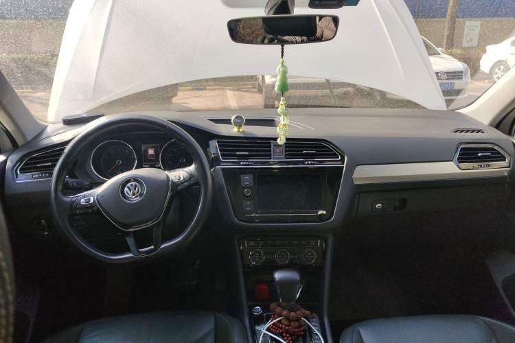 Used Volkswagen Tiguan L 2019 330TSI Automatic Two-Wheel Drive Smart Luxury Version China VI Standard
