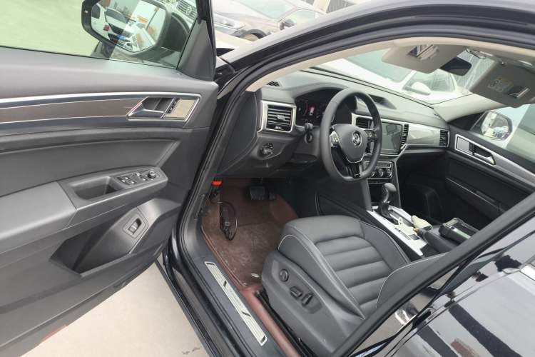 Used Volkswagen Teramont 2020 330TSI Two-Wheel-Drive Luxury Edition China VI Standard
