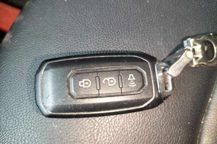 Used JMC Yuhu 7 2022 2.0T Automatic Diesel Two-Wheel Drive Comfort Plus Long Wheelbase