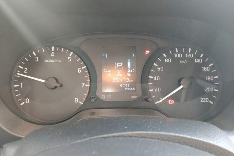 Used Nissan Navara 2017 2.5L Automatic 4x4 Luxury Edition QR25 Instrument Cluster